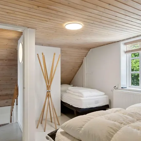 Old Local House From 1904 With Natural Garden بيت للعطل *