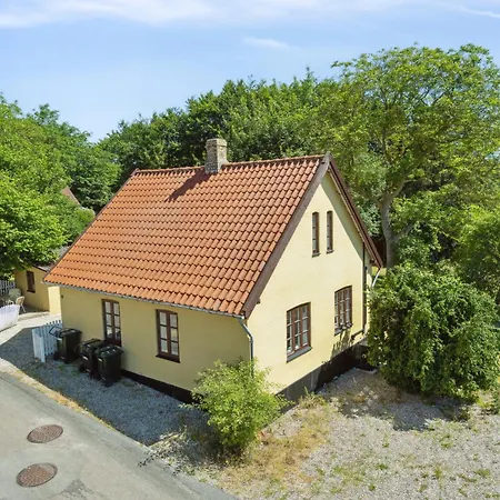 Feriehus Old Local House From 1904 With Natural Garden Tranekær