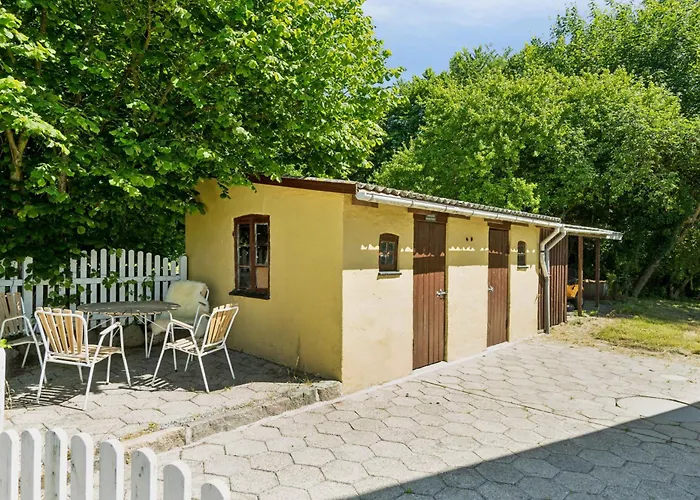 בית נופש Old Local House From 1904 With Natural Garden Tranekær